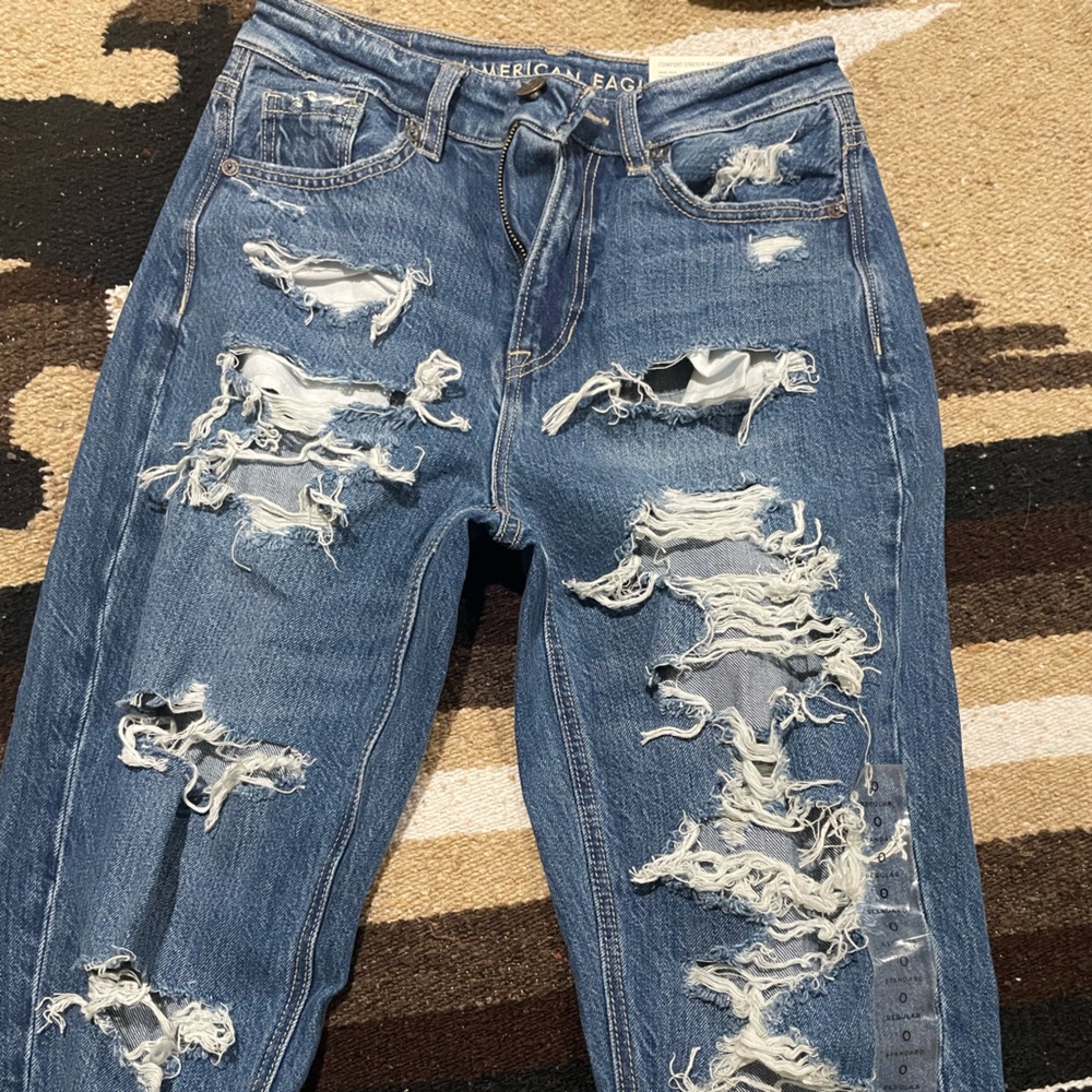 American eagle NWT mom jeans